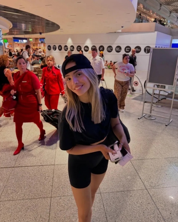 两人, Ovi, yg