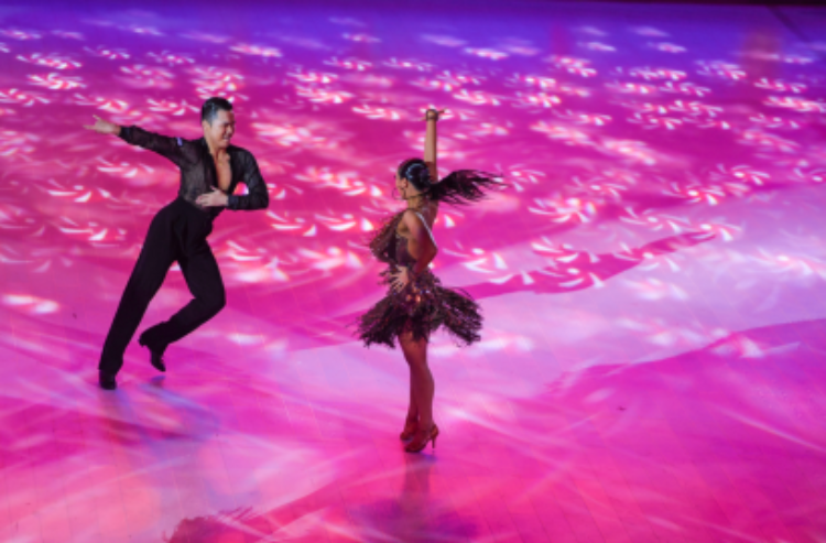 北体育馆举 北体育馆举