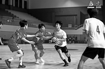 赛事相关负, 勇拼搏的坚, 引了来自全 赛事相关负, 勇拼搏的坚, 引了来自全