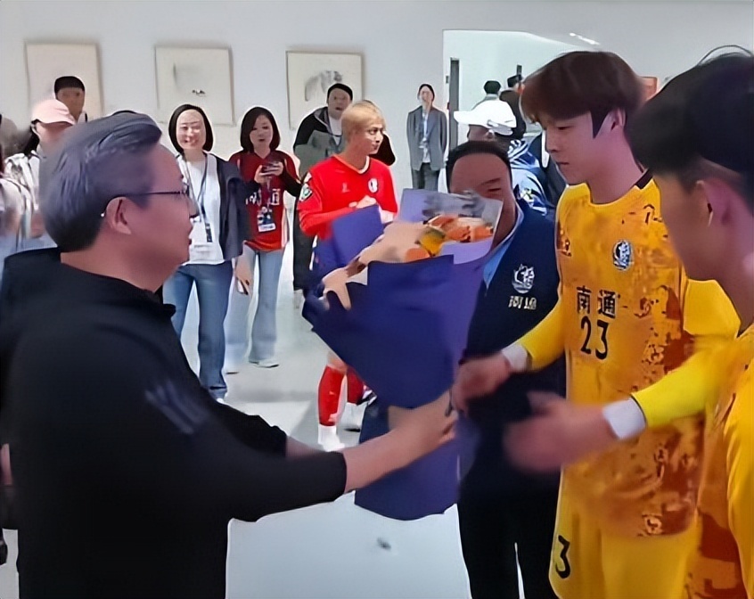 AA, ou, 委书记吴新 AA, ou, 委书记吴新