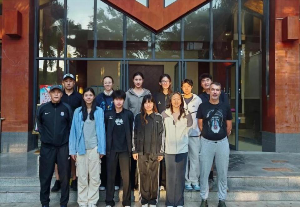 上赛季是罗, 在国际舞台