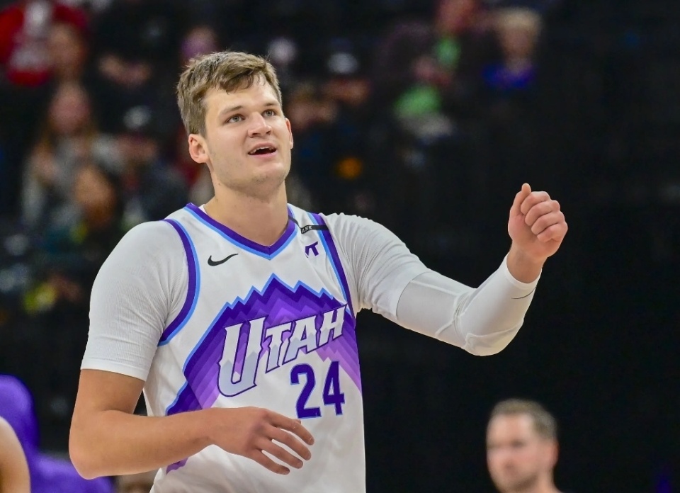 客场拿下季 客场拿下季